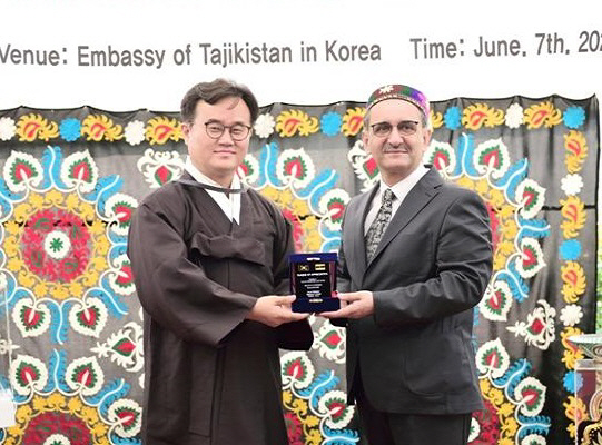한국-타지키스탄, 한복의 세계화를 위한 패션쇼 ‘맞손’