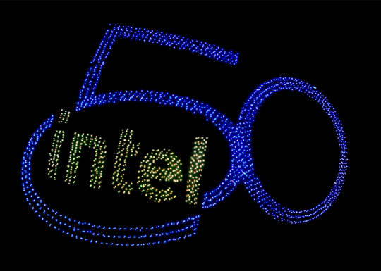 인텔 창립 50주년 기념 드론 라이트 쇼