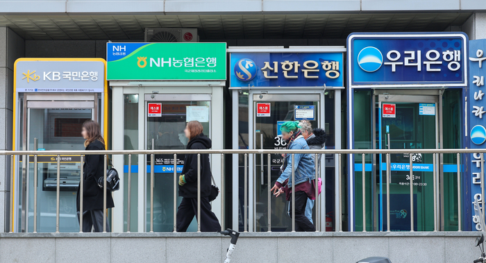 실물카드 없이 QR코드로 ATM 입출금 가능