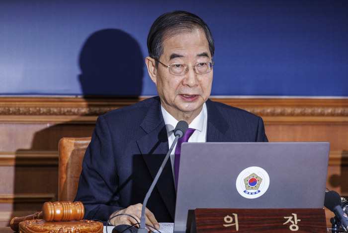 한덕수 국무총리, 의사 집단행동 거듭 중단 촉구