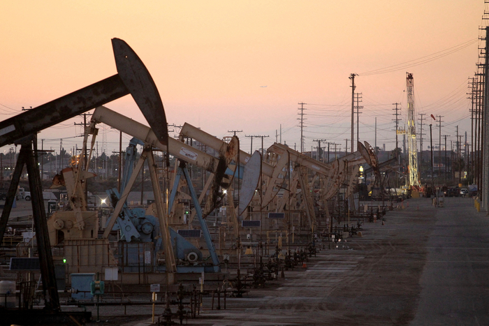 GLOBAL-OIL/FUTURES