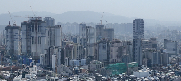 4개월 만에 상승 전환한 서울 아파트 실거래가지수