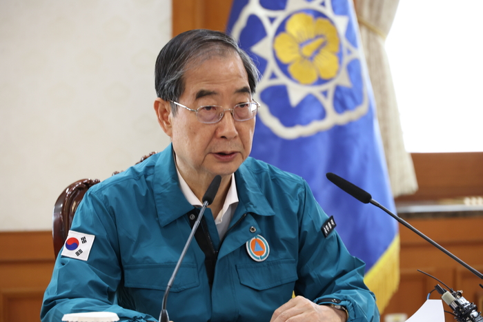 의사 집단행동 대응 중대본에서 발언하는 한덕수 총리