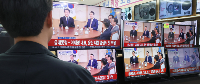 윤 대통령-이재명 대표 회담에 쏠린 관심