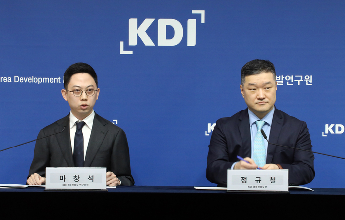 경기는 회복세를 보이는데, 왜 소비는 따라가지 못할까