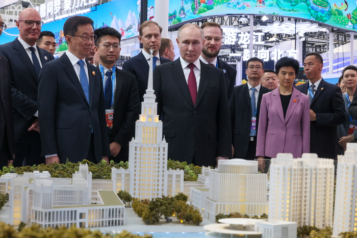 Russian President Putin visits China