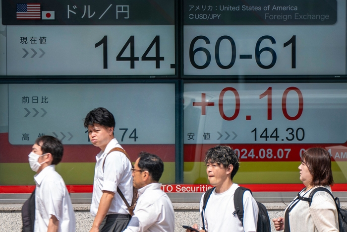 JAPAN-ECONOMY-FOREX