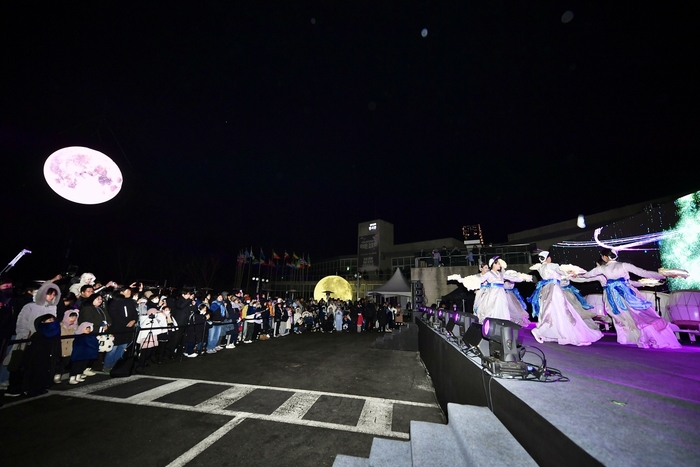김포시 8일 2025 애기봉평화생태공원 정월대보름달 점등식 개최