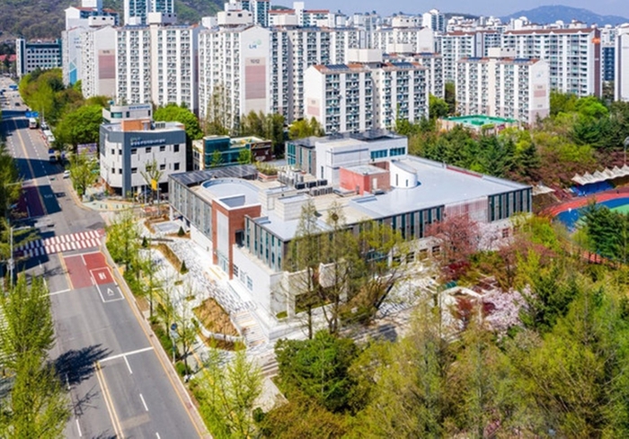 군포시립산본도서관 전경