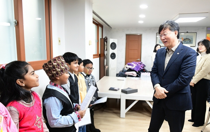 이민근 안산시장 17일 다문화 기관-고려인만나 2025년 희망 메시지 공유