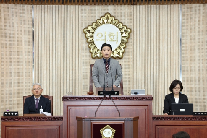 김운남 고양특례시의회 의장 제294회 임시회 개회 선포