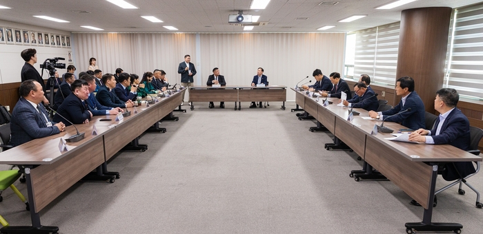 안산시의회 의원들 2일 몽골 더르너드주 대표단과 간담회 개최