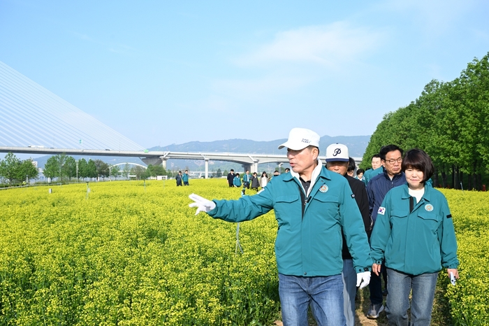 백경현 구리시장 7일 '2025년 구리유채꽃축제' 준비 상황 최종 점검