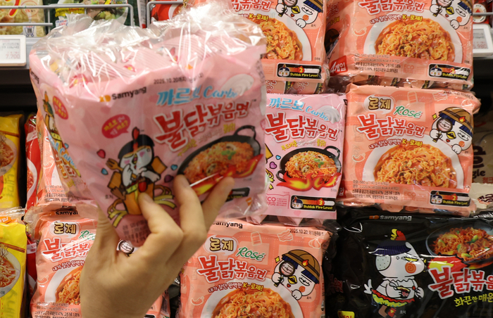 삼양식품 '황제주'로 등극
