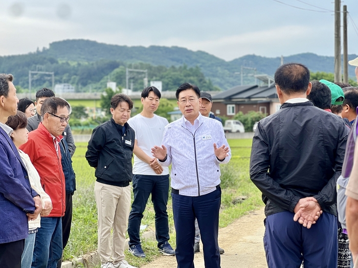 전진선 양평군수 친환경 양평쌀 생산 우렁이 방사 행사 참석
