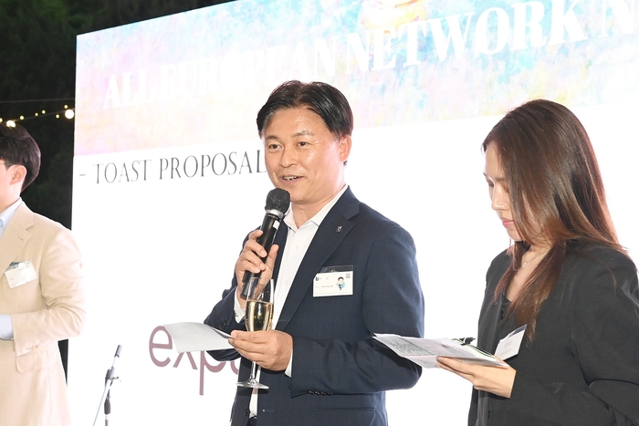 조용익 부천시장 5월15일 주한유럽상공회의소 주최 올 유러피언 네트워크 나이트에서 건배제의