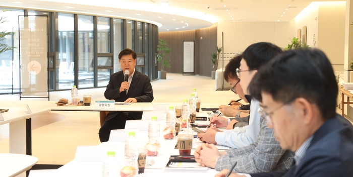 박승원 광명시장 26일 입주 앞둔 철산자이더헤리티지 아파트에 들러 품질 점검 실시