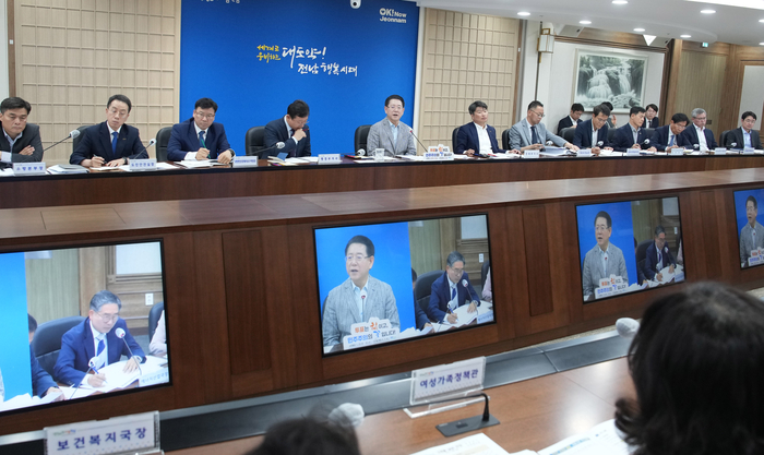 김영록 전남지사, “재생에너지가 미래…태양광·풍력 확대해야