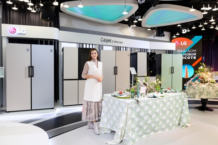 LG전자는 러시아-우크라이나 전쟁 발발 전인 2021년 러시아에서 'LG 오브제컬렉션' 출시 행사를 열었다. LG전자는 당시 유명 패션 디자이너 이고르 샤