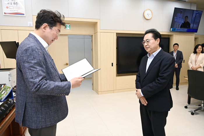 유병제 총감독