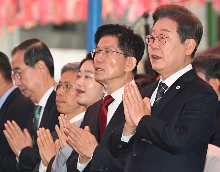 봉축법요식 참석한 대선 후보들