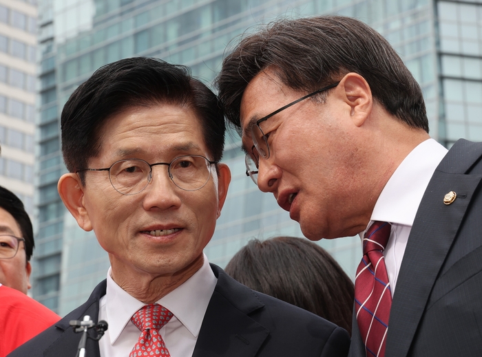 부산서 현장방문 나선 김문수 후보