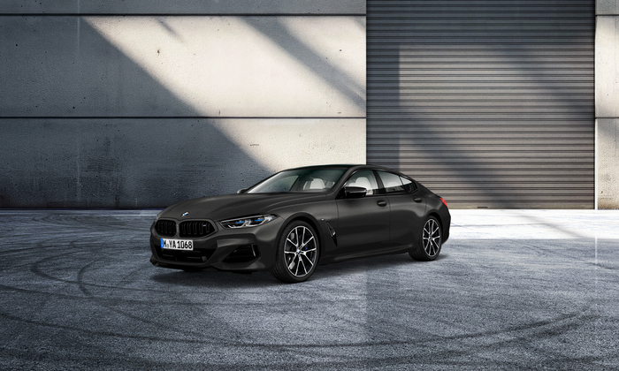BMW M850i xDrive 그란 쿠페 인디비주얼 프로즌 다크 그레이 에디션.
