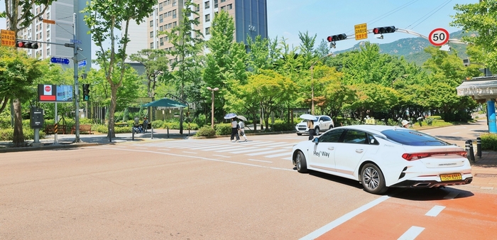 과천시 '과천형 스마트 보행자안전시스템' 설치