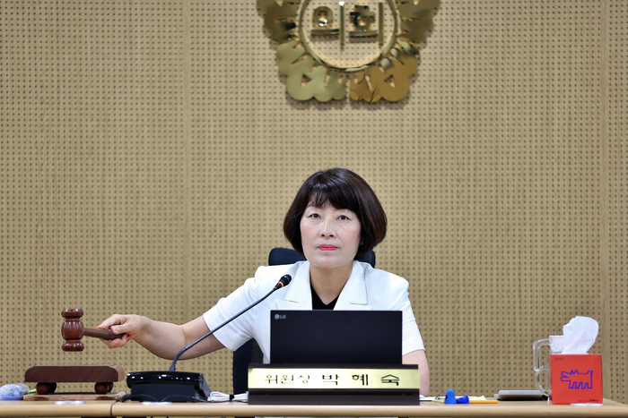 박혜숙 의왕시의회 2025행정사무감사특위 위원장