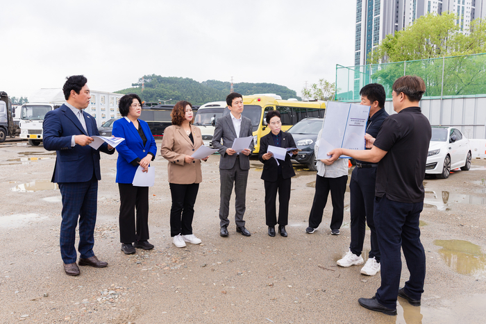 안산시의회 도시환경위원회 16일 초지동 대형자동차 임시주차장 운영 현황 점검