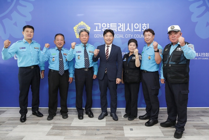 김운남 고양특례시의회 의장 18일 고양시 모범운전자회 관계자들과 면담 진행