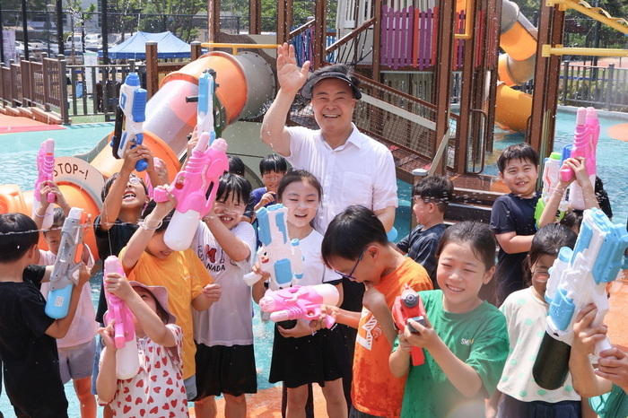의왕시 18일 청계동 소재 가막들공원 물놀이장 개장식 개최