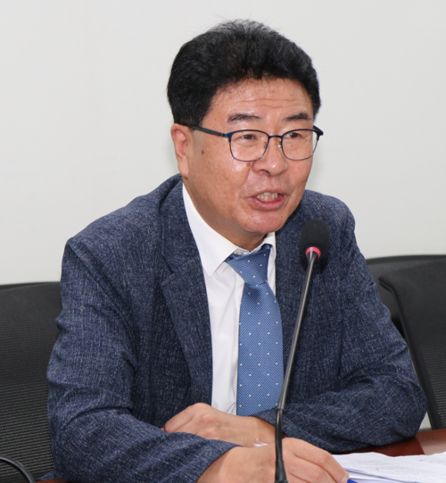 최경순 한국수력산업협회 상근부회장이 '제3회 양수발전 국회 세미나'에 토론에 참석, 발언하고 있다. 사진= 유병욱 기자