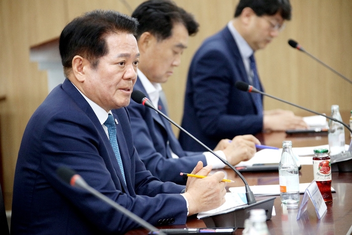 최대호 안양천 명소화-고도화 행정협의회장(안양시장) 23일 정기회의 주재