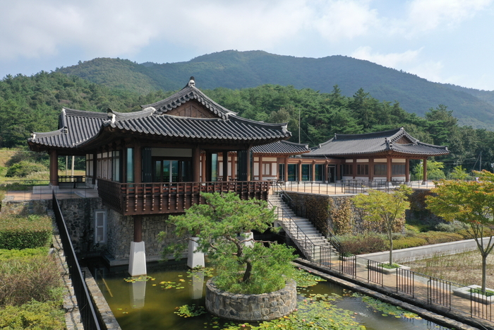 해남군 땅끝순례문학관,'뜨거운 상징 육사와 남주'특별전