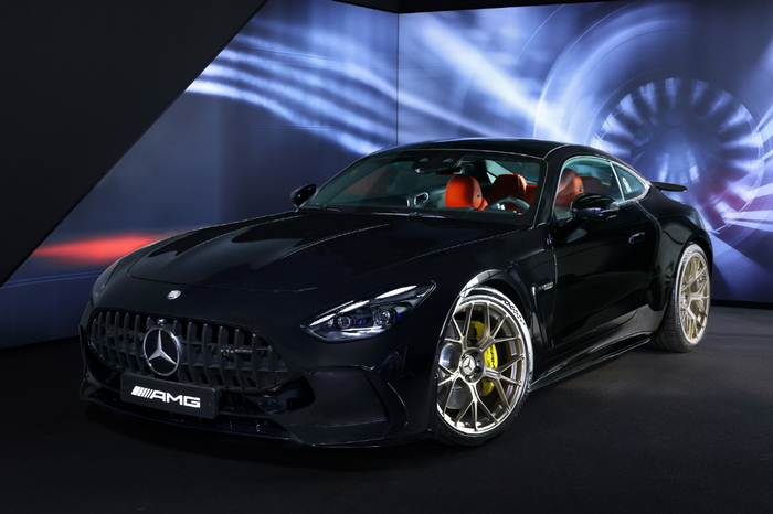 메르세데스-AMG GT 55 4MATIC+ 'AMG 한성 에디션 2025'.