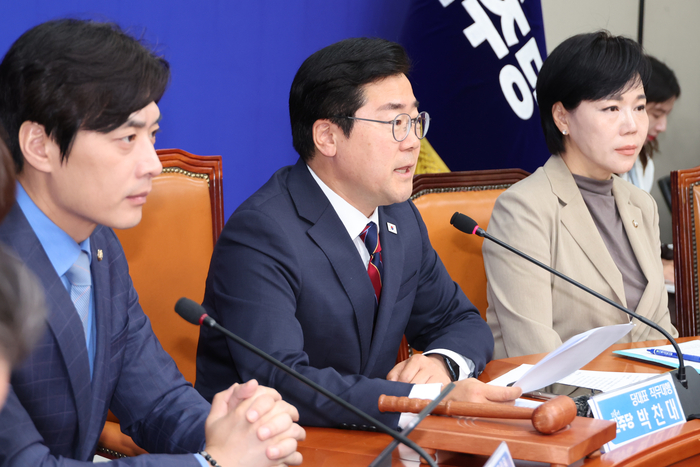 발언하는 박찬대 권한대행