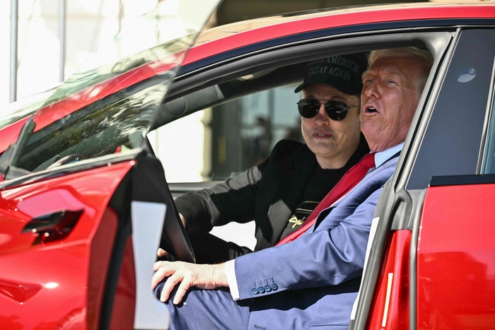 FILES-US-POLITICS-TRUMP-MUSK