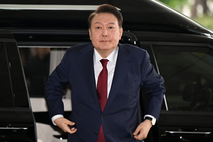 지하주차장 아니고 현관으로
