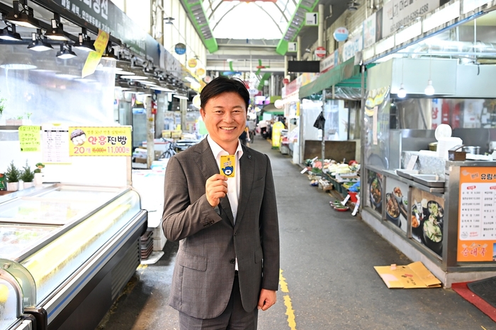 조용익 부천시장 30일 상동시장에서 부천페이 사용 독려