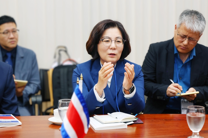 김보라