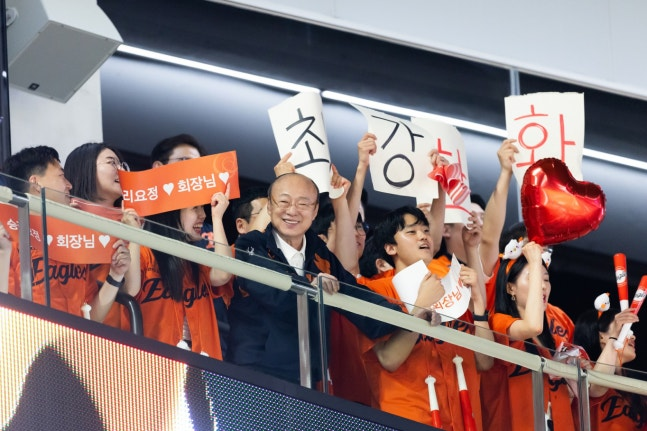 한화이글스 경기를 관람 중인 김승연 한화그룹 회장
