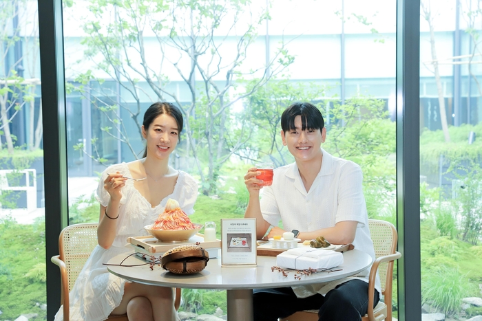오는 8월 말까지 신세계백화점 본점 5층 하우스 오브 신세계 디저트 살롱에서 판매하는 복숭아 빙수. 사진=신세계백화점
