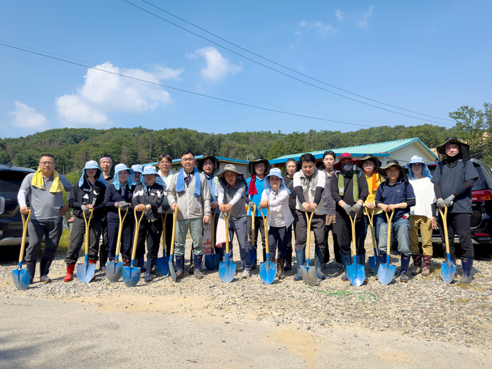 양주시의회 29일 가평군 상면 포도농장 수해복구 작업 참여