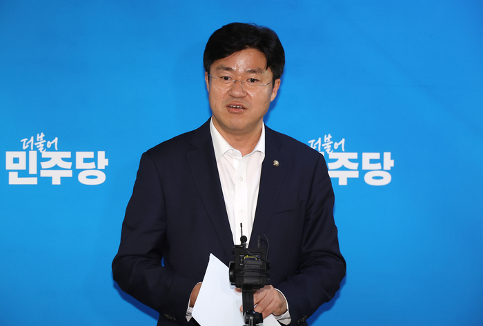 중동발 긴급 안보 점검 회의 관련 브리핑하는 박상혁 수석대변인
