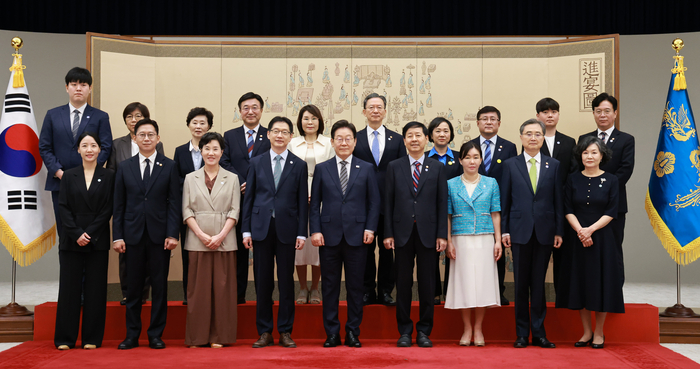 이재명 대통령, 임명장 및 위촉장 수여식 기념촬영