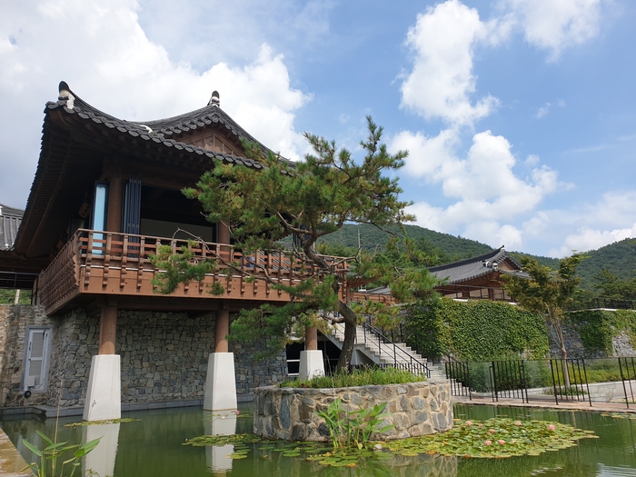 해남군,'가을의 시작, 땅끝순례문학관에서 시를 노래하다'