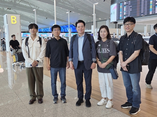 최대호 안양시장(왼쪽 세번째) 23일 우수 도시정책 연수차 체코-오스트리아로 출발