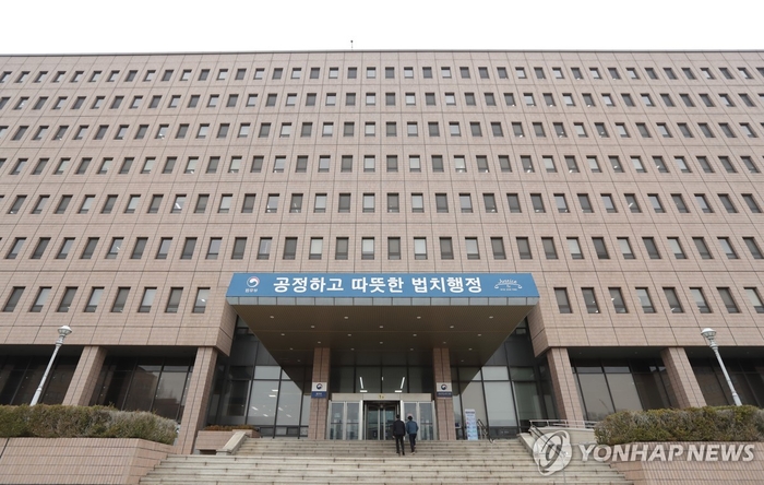 외국인 요양보호사 키울 대학 24곳 확정…2026년 1학기 첫 학위과정 개설