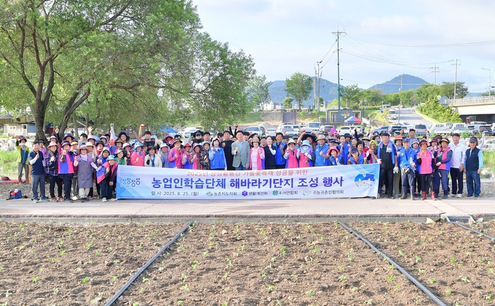 장성군, 황룡강 해바라기 식재…올해 가을꽃축제 준비 시작